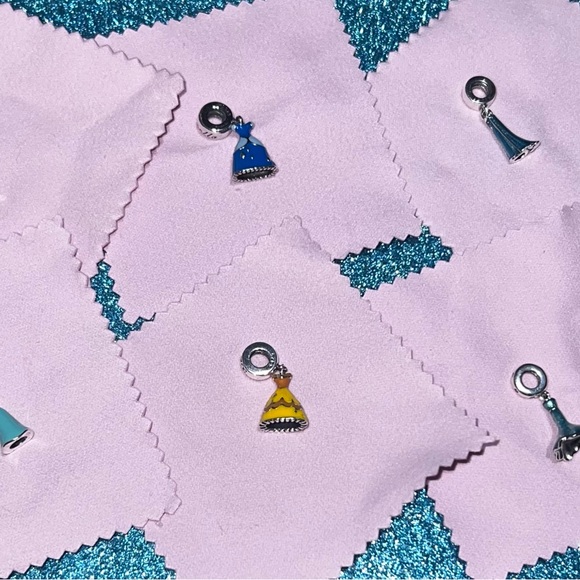 Set of 6 Disney princess charms for bracelets - Picture 4 of 6